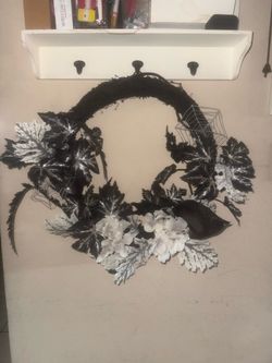 Halloween Wreath 16”in