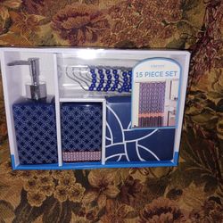 NEW  15 PIECE  SHOWER SET FOR $20