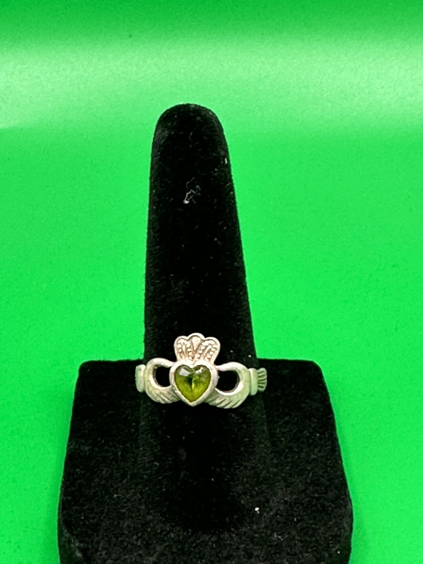 Vintage Claddagh Ring Size 6 1/4” Sterling Silver May Birthstone Pretty