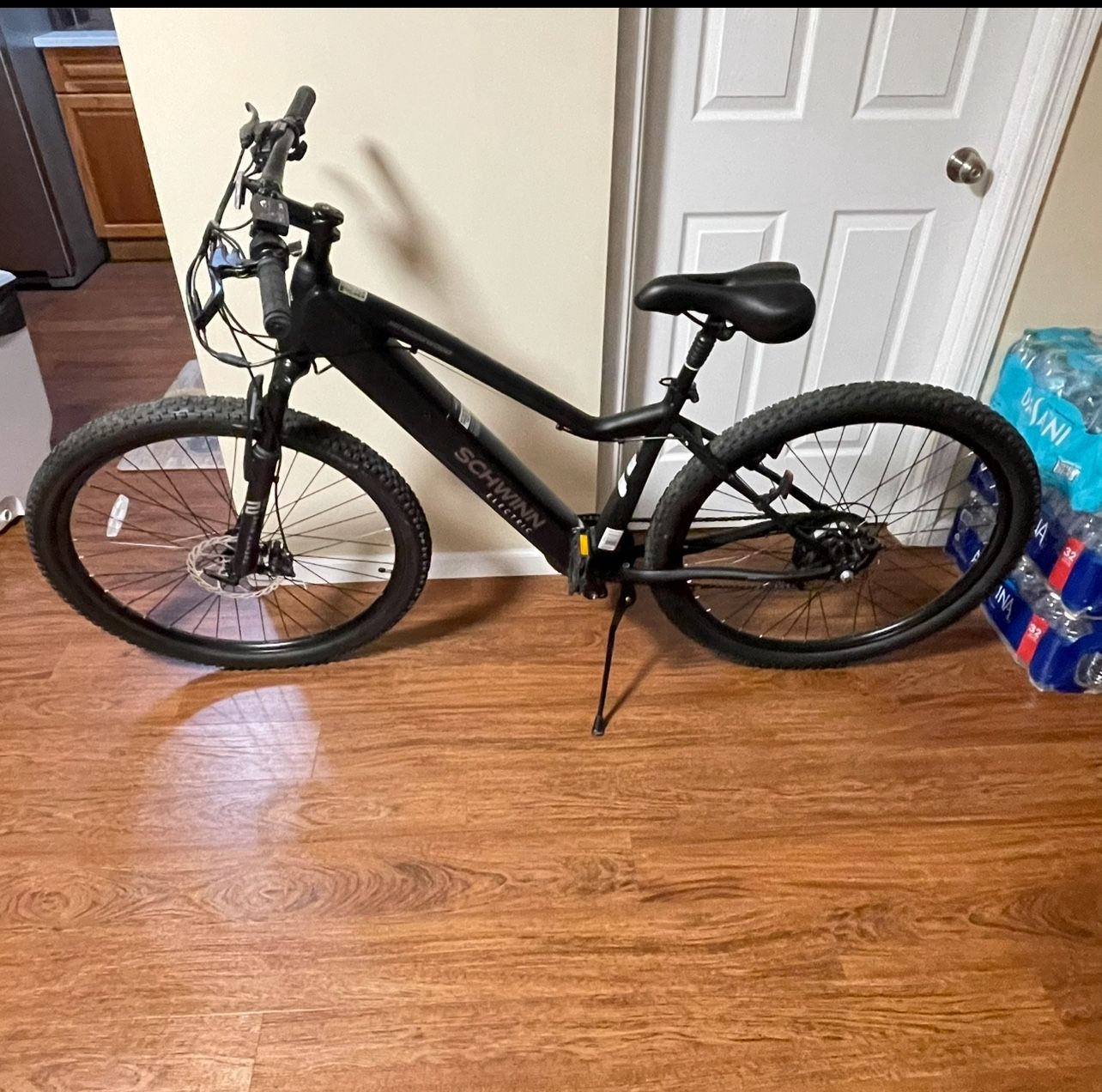 Schwinn Ridgewood 29” Electric Bike, Aluminum, 7 Speed, 18” Aluminum Frame