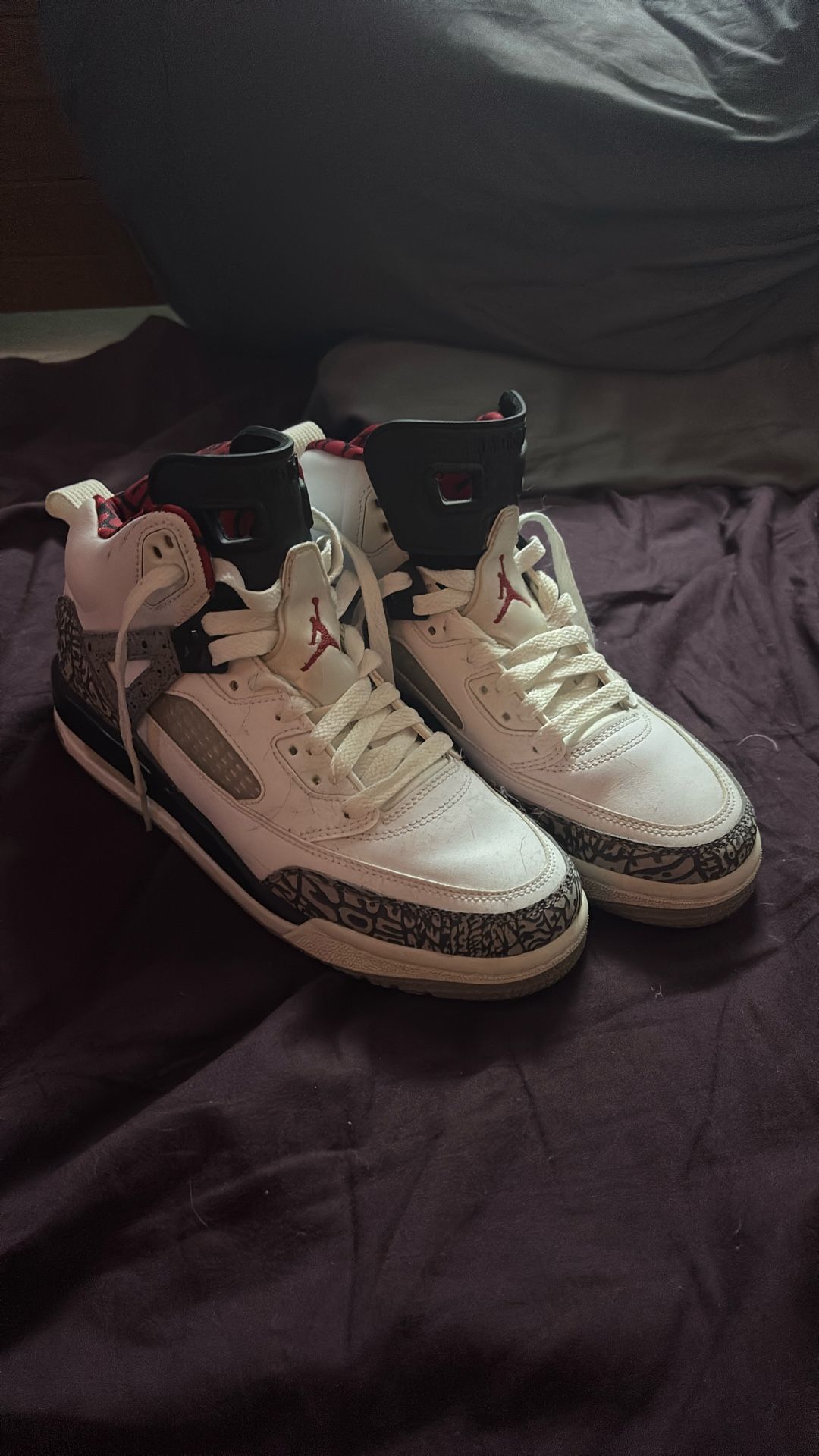 Jordan Spizike BG White/Varsity Red Cement Grey. Size 7 Kids. Great Condition