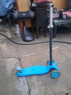 Kid scooter boys
