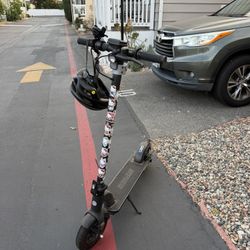 GOTRAX Brand New Electric Scooter Long Range With Free Accessories