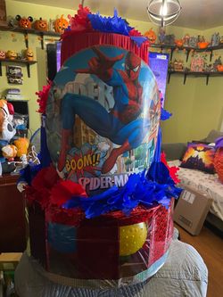 Spiderman Pinata Cake style with 12 bounce balls