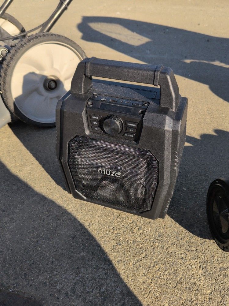 Muse Speaker  With Microphone Hookup 