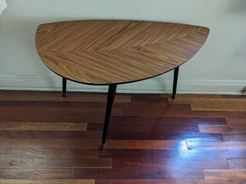 Decorative Table - Leaf-shaped