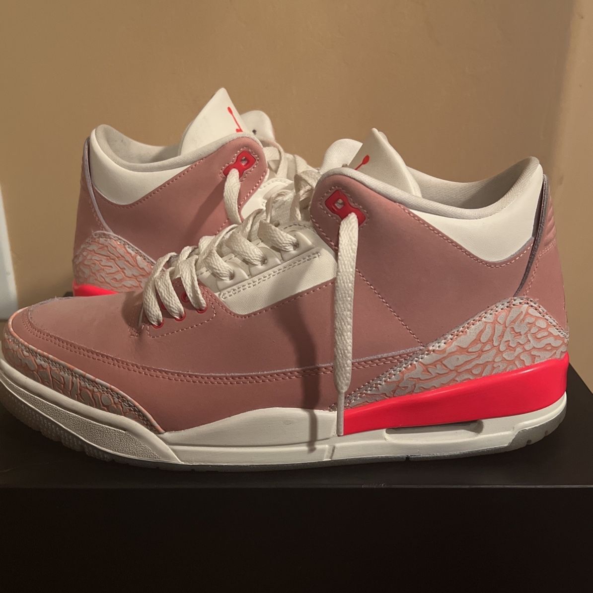 Jordan retro 3 pink hot sale