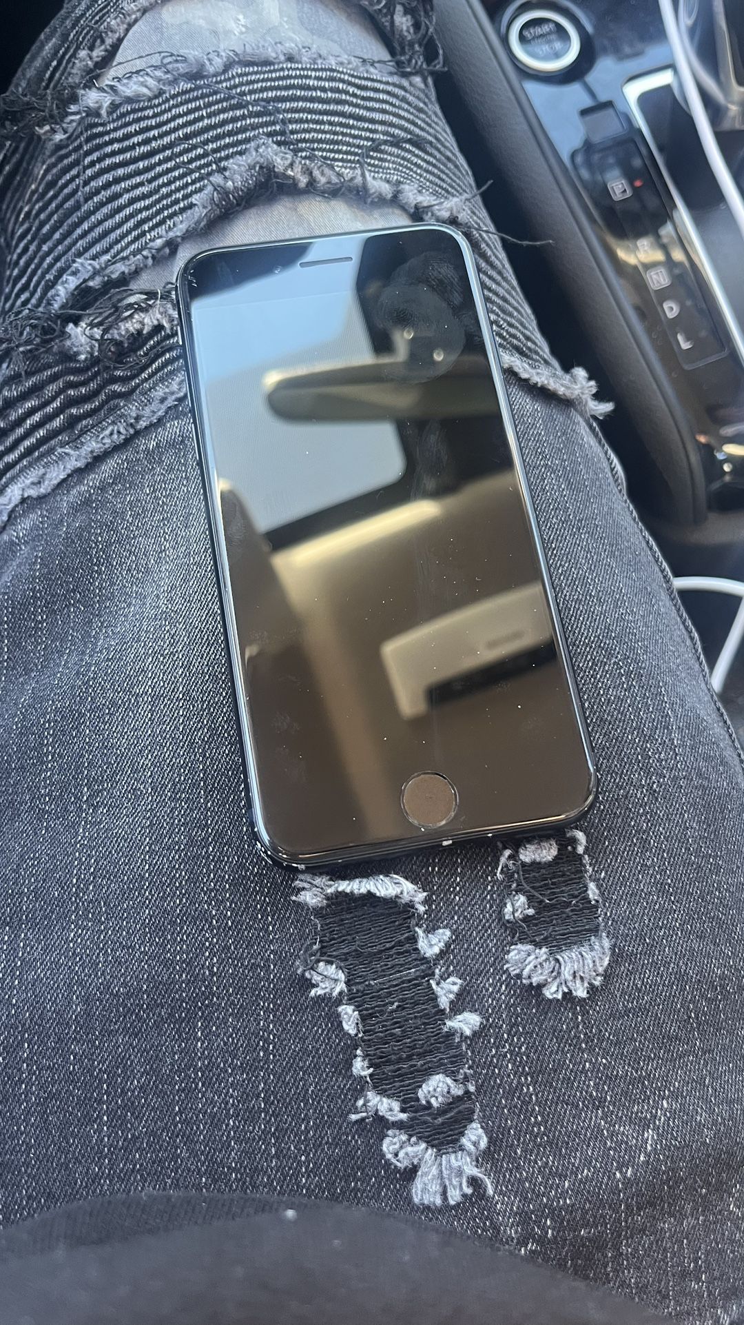 iPhone SE 3rd Generation (Locked)