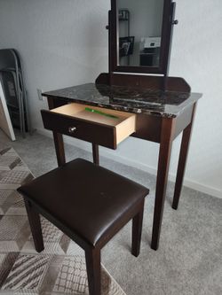 PERSONAL  Vanity