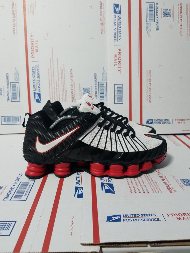 scherp Bereid opblijven Nike shox Shoes Sizes 9/9.5/10/12/13 for Sale in St. Petersburg, FL -  OfferUp