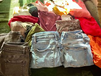 BAG OF WOMAN CLOTHES