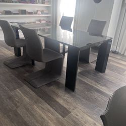 Expendable Dining Table