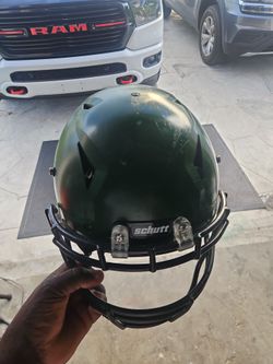 Youth football helmet (m)