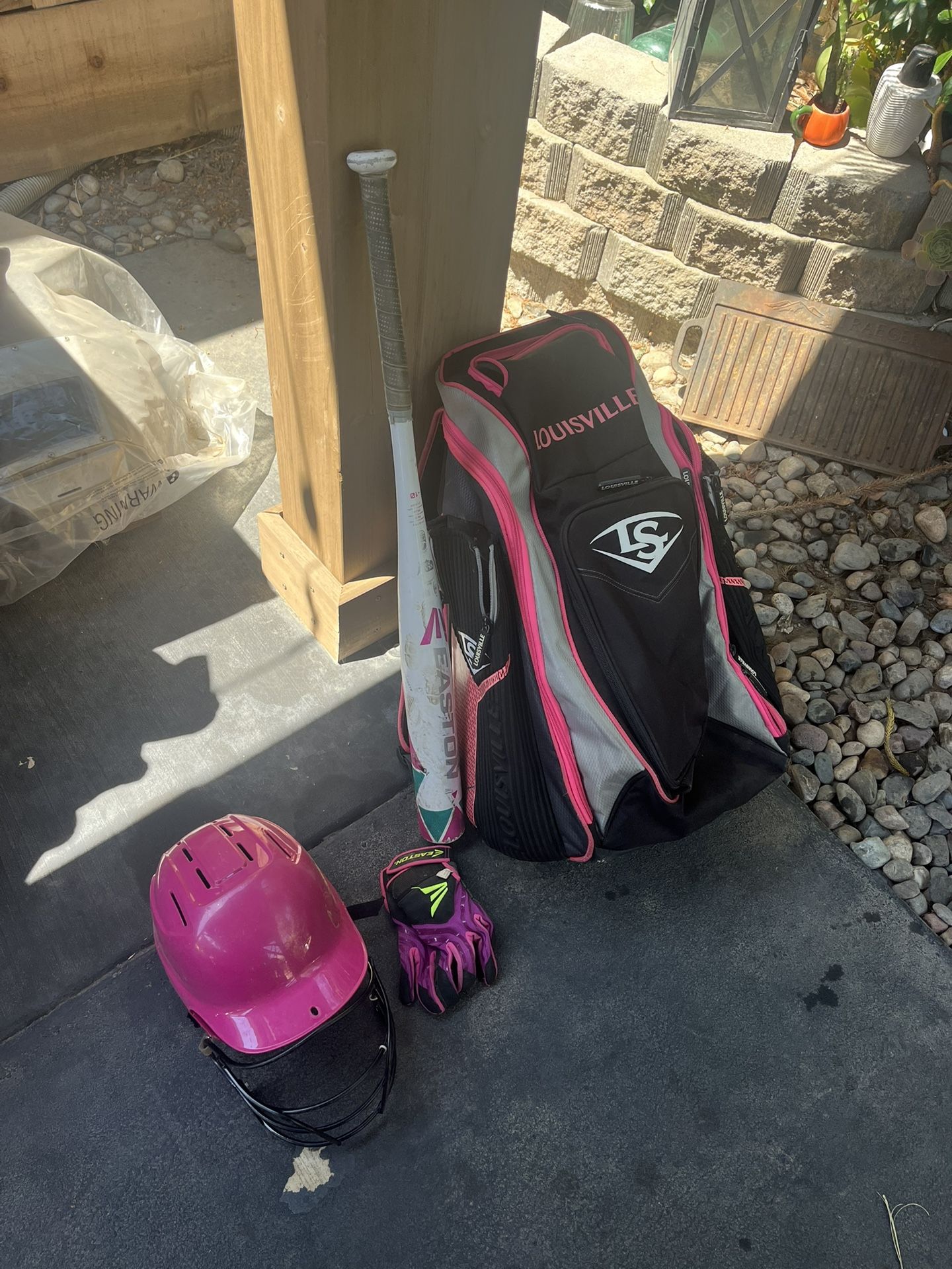 Softball Bag/ Bat/helmet