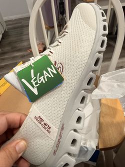 Skechers Hands Free Slip On’s Vibey Sneakers