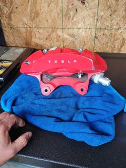 Tesla Brake System With Pads