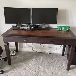 Desk/table