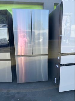 Samsung - 33 in. Wide 25 cu. ft. 3-Door French Door Smart Refrigerator with Beverage Center - Stainless Steel