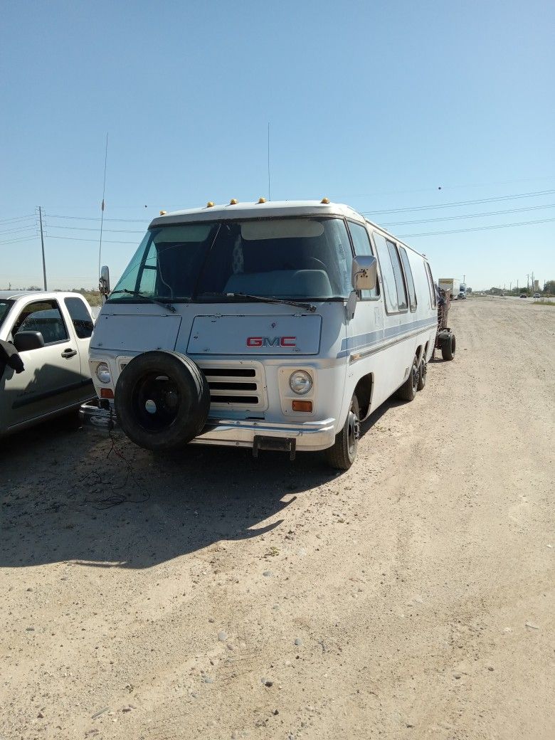1976 GMC MOTORHOME