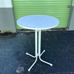 Cocktail Table 