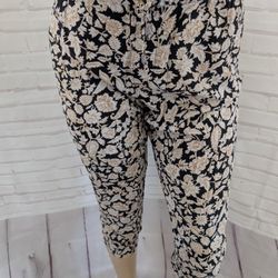 Old Navy Capris Size L