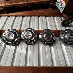 3/4 Ton GMC hubcaps - Dog Dish Style 