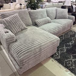 Brand New Contemporary Light Gray Ultra Soft Cozy Sectional Couch With Cupholder 