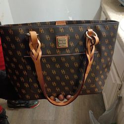D&B purse brand new