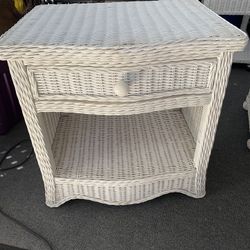 Wicker Table 1 Drawer