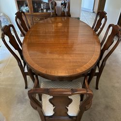 Henredon Vintage Dining Table W/ 6 Chairs