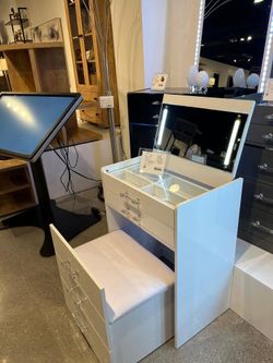 Brand New Contemporary, makeup vanity & stool set in high gloss finish