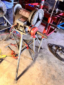 RIDGID PIPE THREADER WITH ALL TOOLS AND FOOT PEDAL 1800$ EACH INCLUDES CUTTER REAMER AND DIES