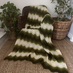Vintage Boho MCM Jungalow Farmhouse Handmade Knitted Afghan Throw Blanket