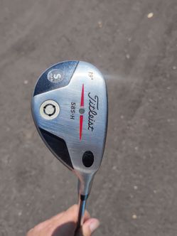 Titleist 585H 3 Hybrid! Golf Clubs!