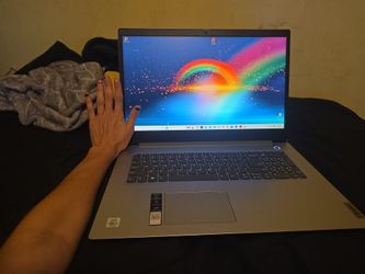 Lenovo Ideapad 3 17.5 inch screen