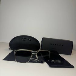 Oakley Holbrook TI (Silver/Black) 