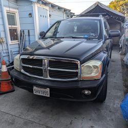 2004 Dodge Durango.  Limited 5.7 
