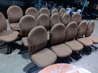 OFFICE CHAIRS AVAILABLE FOR SALE!!!!...15 CHAIRS AVAILABLE EACH 