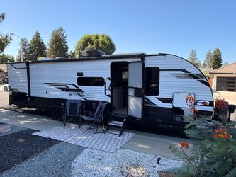 2024 Forest River Evo Lite 2700QBL - Excellent Conidtion
