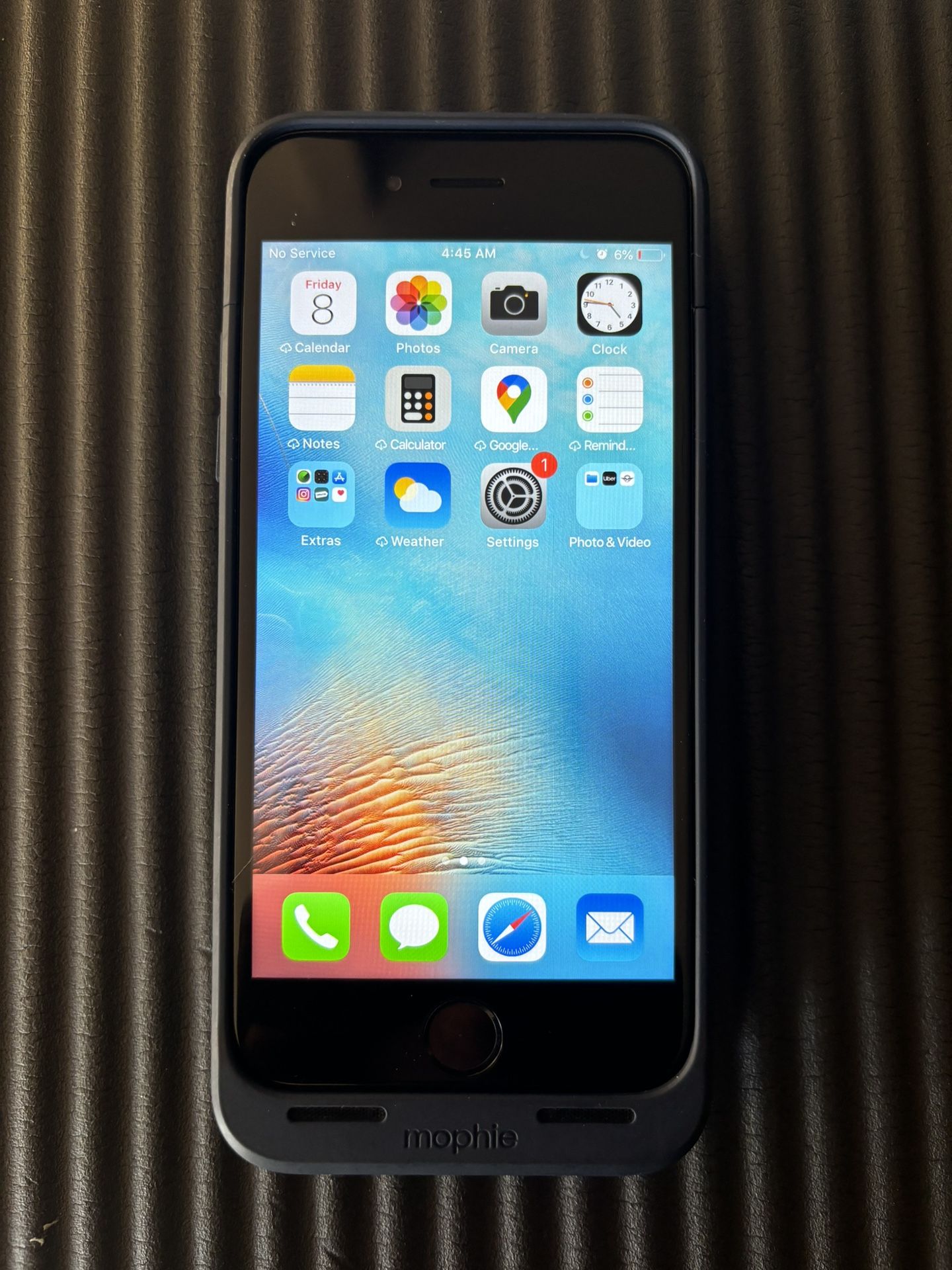 Iphone 6 S - Comes With Mophie Case