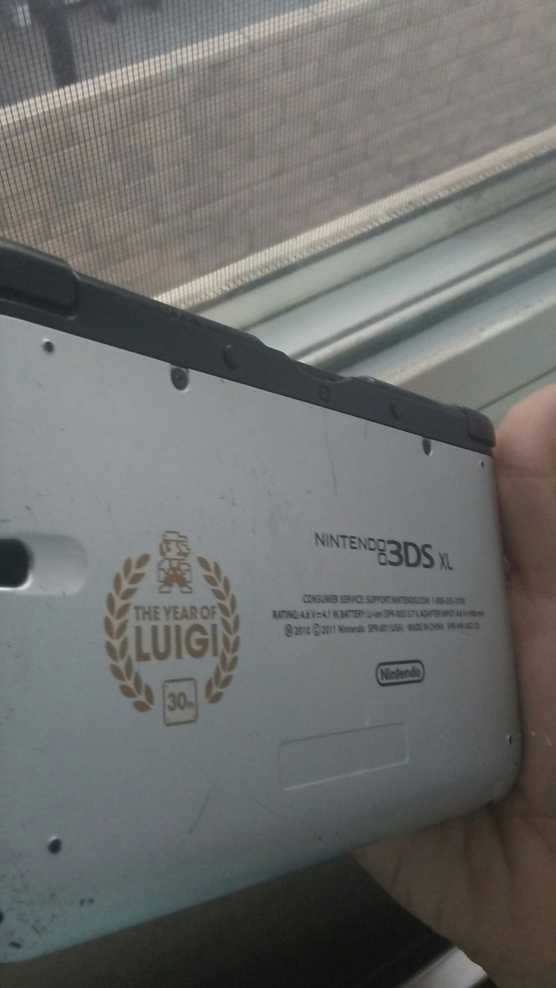 Nintendo 3ds XL Year of Luigi Edition
