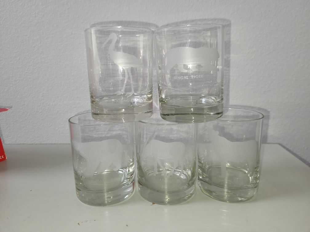 Vintage Etched Glass Tumblers With Animal Designs
