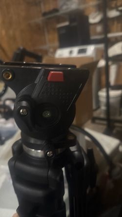 2 video stand and 2 rollers for stands