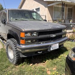 97 Chevy Suburban 2500 4x4