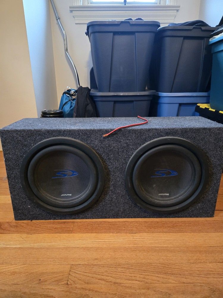 Alpine 10 Inch Subwoffer and Amplifier