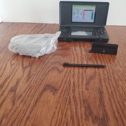 Nintendo DS Lite Handheld video game system, plays Gameboy Advance & DS games,  New Charger Tested