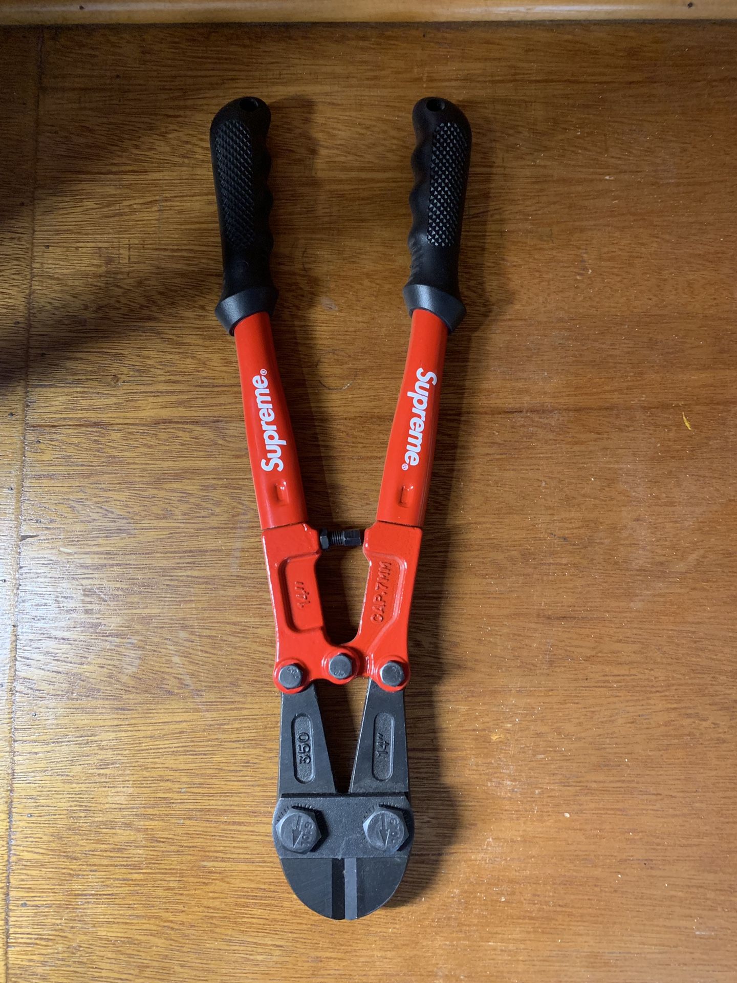 Supreme × Bolt Cutters Supreme 14
