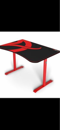 Gaming Desk, Arozzi, Excellent Quality and Perfect Condition