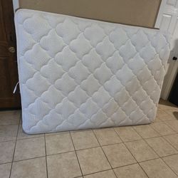 Full Size Mattress And Box Spring 