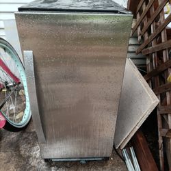 Icemaker
